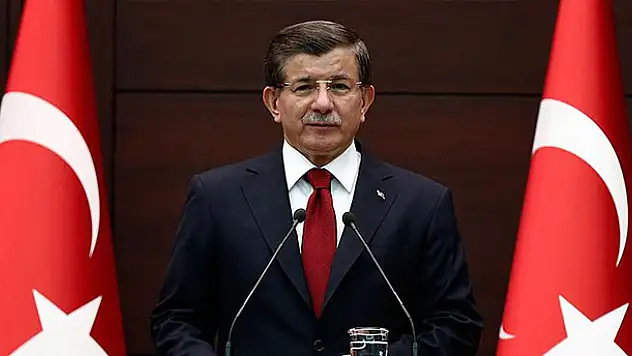 Davutoğlu Erbakan'ı vefatının 5. yılında andı