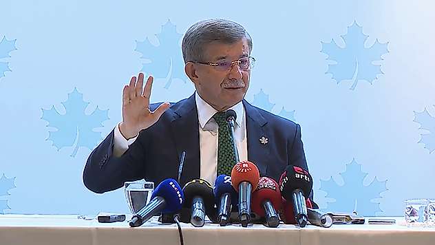 Davutoğlu: Filistin için fiilen baş başa ağladığımız Sayın Erdoğan'ın şu anki haline ben ağlıyorum


