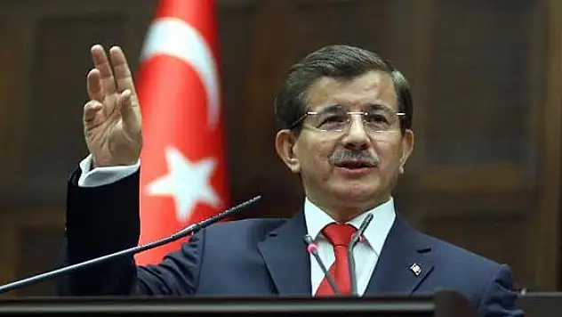 Davutoğlu, hem Kılıçdaroğlu'na hem Gülen'e yüklendi
