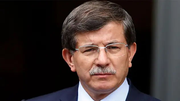 Davutoğlu: Kürtler olmadan masa kurulmaz ama teröristler olmamalı