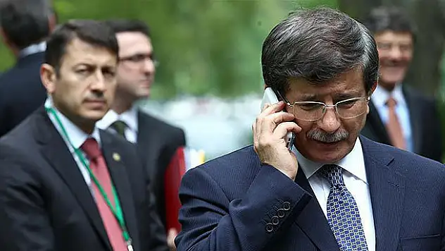 Davutoğlu'ndan şehit polis memuru Demirkan'ın eşine taziye telefonu