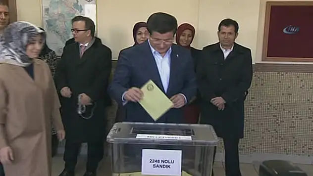 Davutoğlu'nun sandığında kazanan kim oldu?