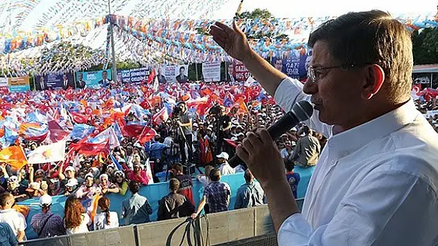Davutoğlu o isme yüklendi: 'Yuhalamayın ama acıyın'