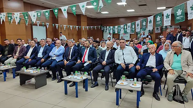 Davutoğlu, partisinin Meram İlçe Kongresine görüntülü bağlandı: Siyasete damga vuracağız

