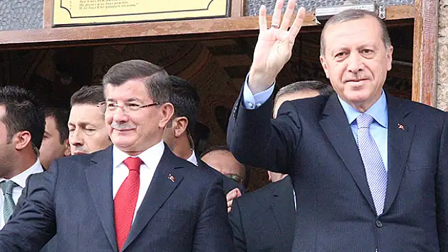 Davutoğlu: 'Türkiye'yi tehdit etmeye yelkenmeyin'