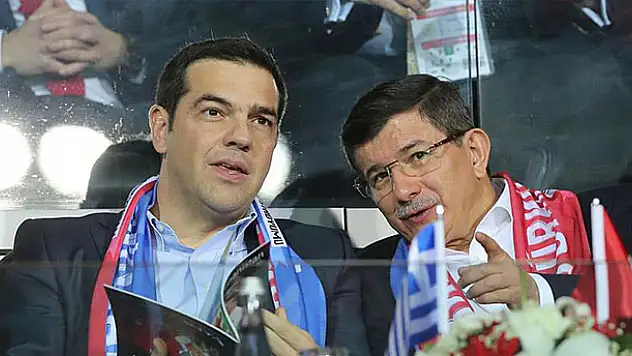 Davutoğlu ve Çipras maçı birlikte izledi