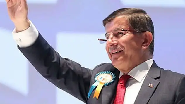 Davutoğlu yeniden genel başkan