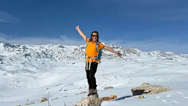 Dedesiyle aynı kaderi paylaştı, Rusya'da dağ tırmanışında donarak öldü