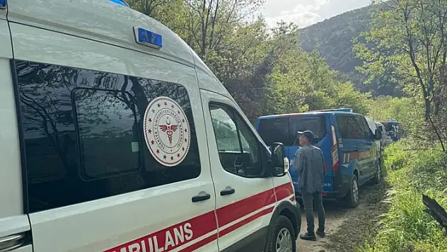 Define ararken mağarayı çökerttiler... 3 kişinin cansız bedenine ulaşıldı
