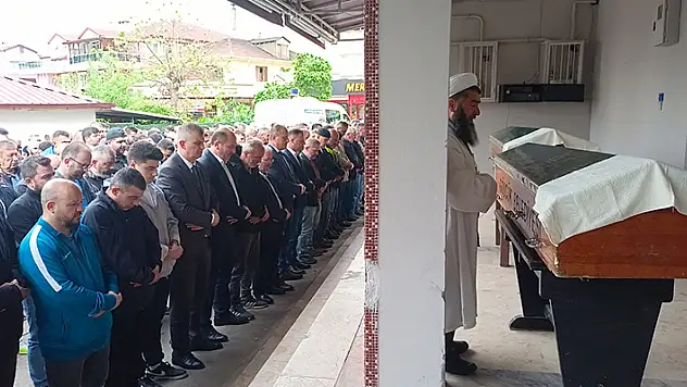 Define kazasında ölen 3 kişi toprağa verildi
