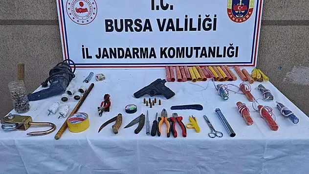 Definecilerin zulasından cephanelik çıktı