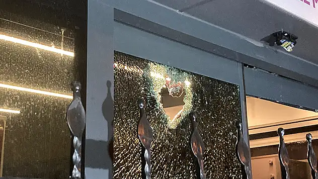 DEM Parti Genel Merkezi'ne taşlı saldırı 1 gözaltı
