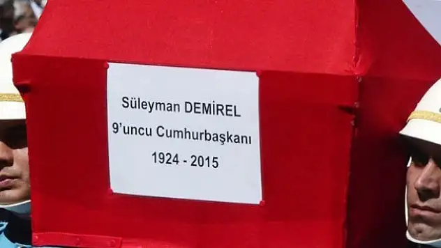 Demirel'in cenazesi memleketinde
