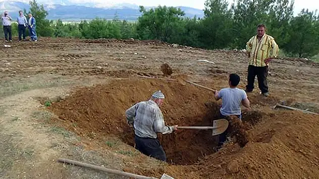Demirel'in defnedileceği mezar kazıldı
