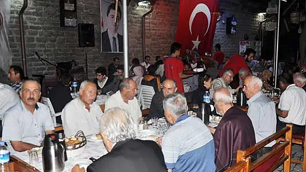 Demokrat Partililer İftarda Buluştu