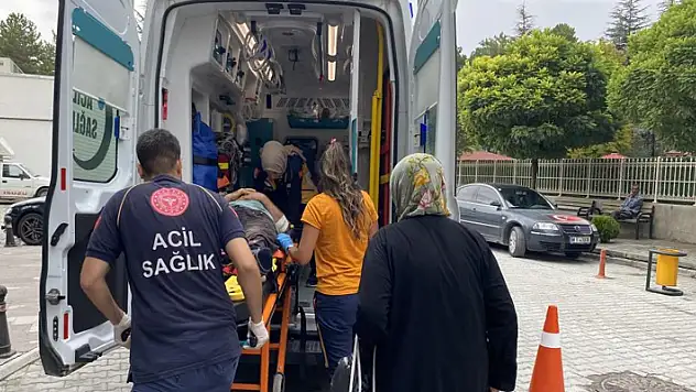 Dengesini kaybederek duvardan düşen kişi hastanelik oldu
