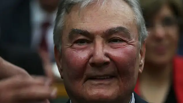Deniz Baykal'ın yüzündeki kızarıklığın nedeni belli oldu