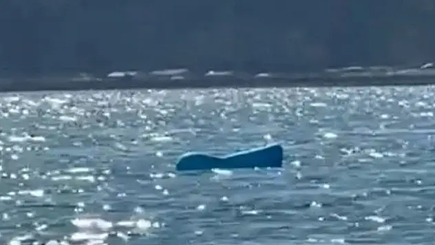 Deniz yatağında uyuyan tatilci 2 mil açıkta bulundu
