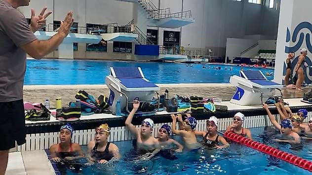 Deniz Yıldızları Yüzme Kulübü'nden farklı eğitim modeli