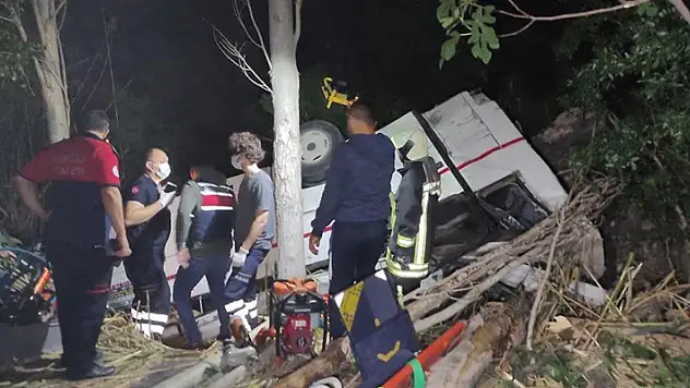 Denizli'de feci kaza: 3 ölü, 5 yaralı
