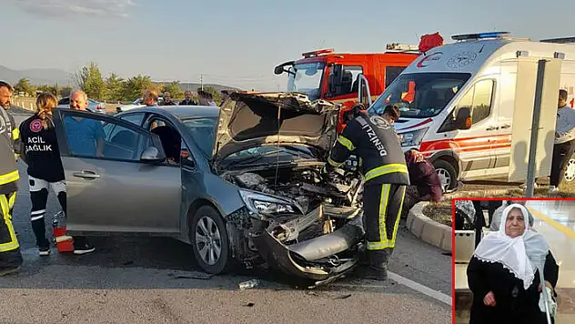 Denizli'de otomobil ile hafif ticari araç çarpıştı 1 ölü, 5 yaralı
