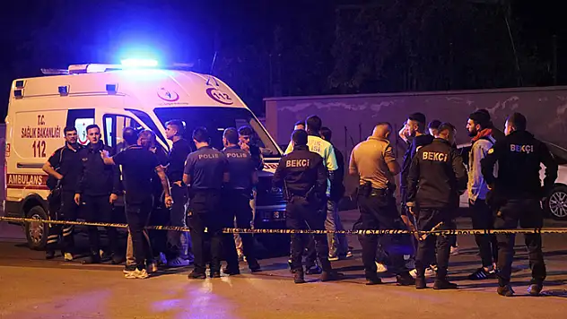Denizli'de silahlı ve bıçaklı kavga: 1 ölü, 2 yaralı

