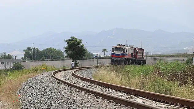 Denizli'deki selde zarar gören tren yolu onarıldı
