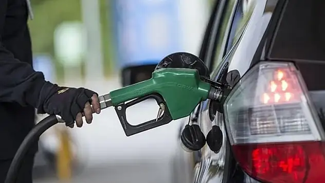 Deponuzu fulleyin! Benzin ve motorine zam yolda
