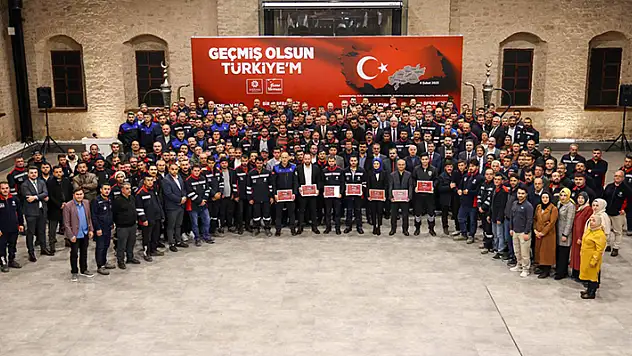 Deprem bölgesinde görevli personele Başkan Kavuş'tan teşekkür