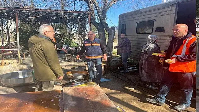 Deprem bölgesine yardım taşıyan tren sayısı 170'e ulaştı
