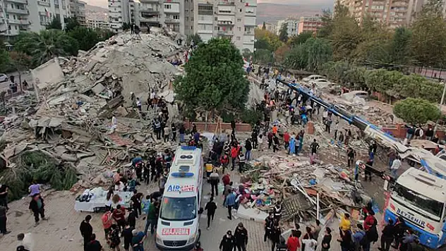 Deprem sonrası dünyadan mesaj yağıyor! Türkiye'ye desteğini açıklayan ilk ülke!