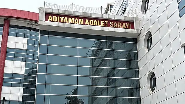 Depremde 72 kişinin öldüğü Grand İsias Hotel'e ilişkin 6 kamu görevlisi hakim karşısında