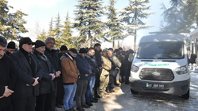 Depremde hayatını kaybeden 9 kişinin cenazesi Konya ve Karaman'da defnedildi
