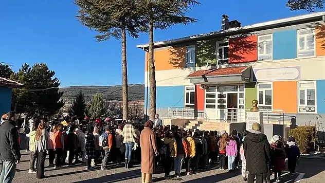 Depremde hayatını kaybedenler Hüyük'te anıldı
