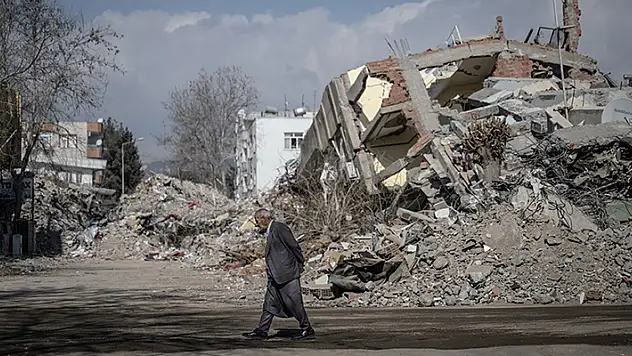 Depremde hayatını kaybedenlerin sayısı 44 bin 374'e yükseldi

