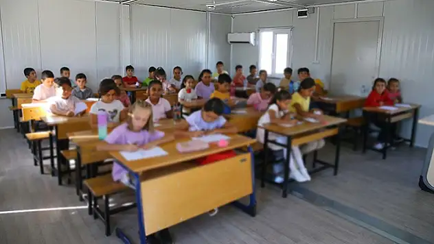 Depremden etkilenen 5 ilde özel okullara giden öğrenciler için eğitim desteği tutarı belli oldu

