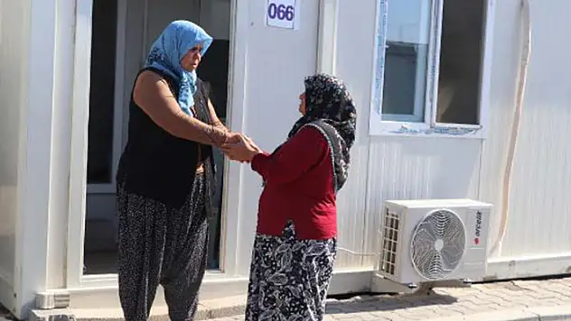Depremin vurduğu Nurdağı'nda buruk bayram
