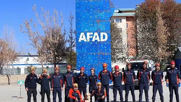 Depremlerde hayat kurtaran AFAD görevlileri, kendileri gibi ekipler yetiştiriyor