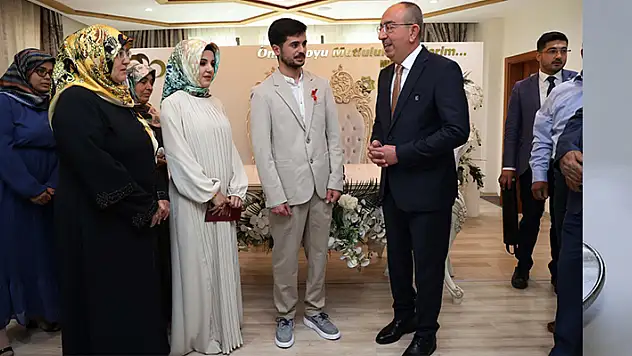 Depremzede çiftin nikahını Başkan Kavuş kıydı