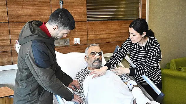 Depremzede, enkaz altındaki 72 saati Konya'da tedavi gördüğü hastanede anlattı

