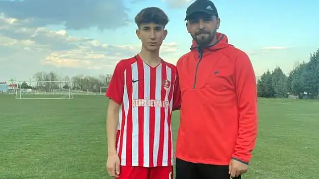 Depremzede gencin hayalleri Akşehir Spor'da devam edecek
