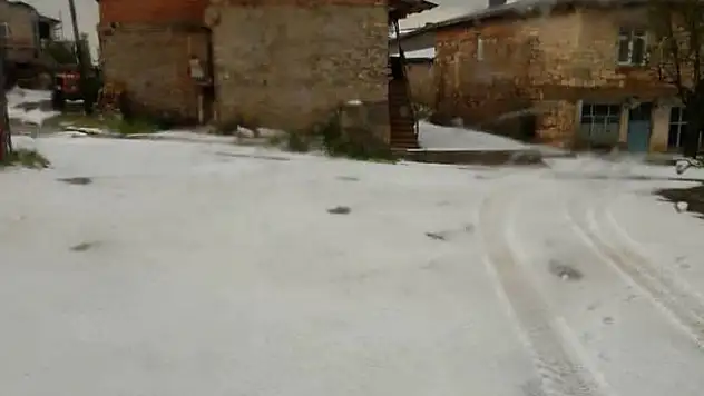 Derbent dolu ve yağışa teslim