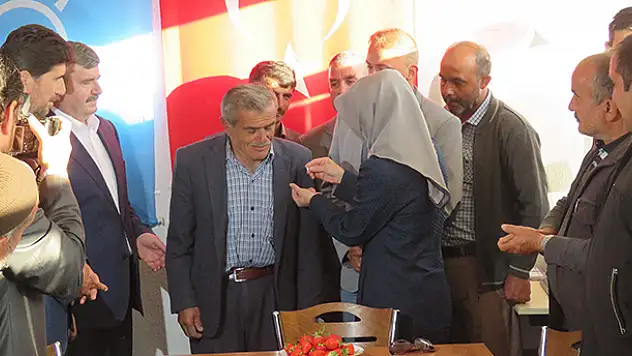 Derbent'te CHP'li Meclis Üyesi AK Parti'ye Katıldı