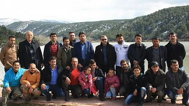 Derbent'te çocuklara olta takımı dağıtıldı
