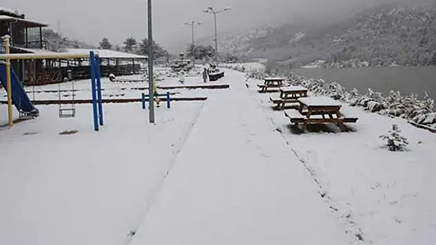 Derbent'te kar yağışı