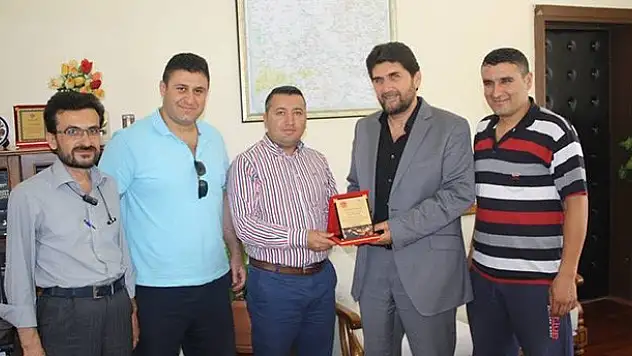 Derbent'te Kick Boks Sporuna Destek Veren Yöneticilere Plaket