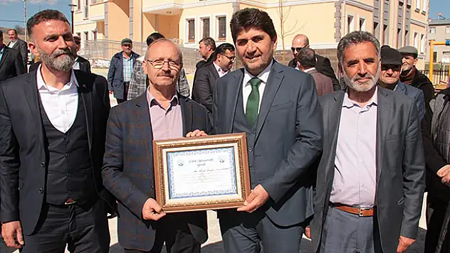 Derbent'te toplu konutlar ailelere teslim edildi