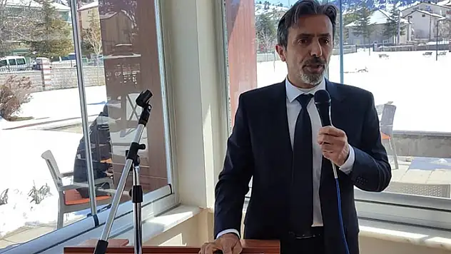Derebucak Esnaf ve Sanatkarlar Odası Başkanlığı'na Kenan Almaz yeniden seçildi
