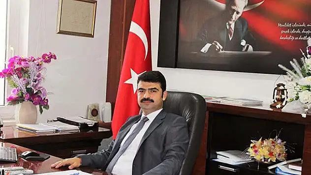 Derebucak Kaymakamı Coşkun, bir maaşını Milli Dayanışma Kampanyasına bağışladı
