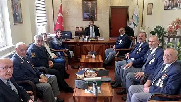 Derebucak'ta Kıbrıs gazilerine madalya